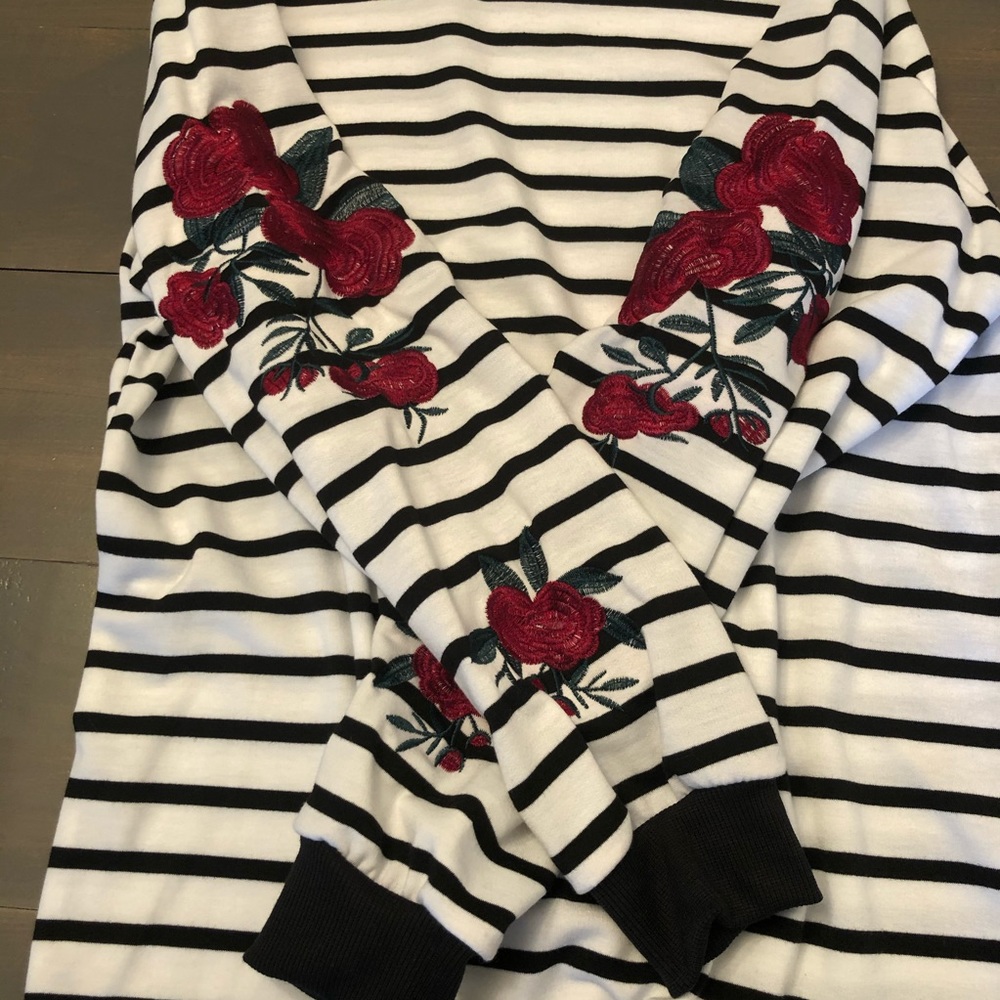 Embroidered Striped Top - Picture 2 of 6